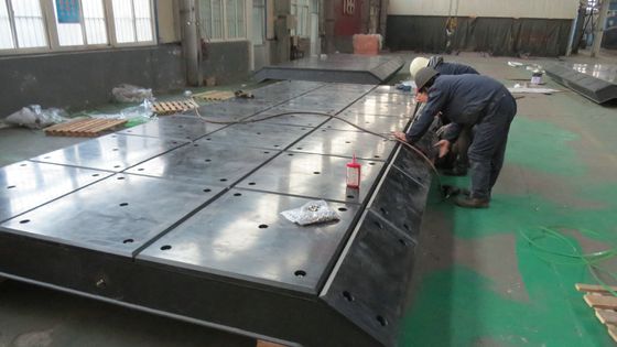 UHMWPE 펜더 패널 충돌 방지 보드 HDPE 물질 부식 저항성 1690×1760mm 협력 업체
